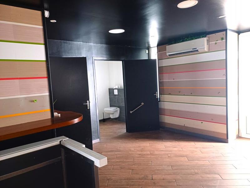 Local commercial - 184 m²