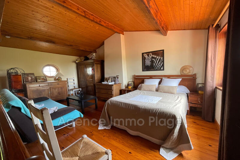 Maison - 210 m² - 5 pièces