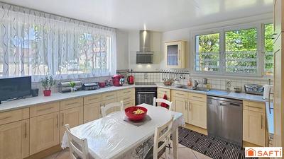 Maison - 193 m² - 8 pièces