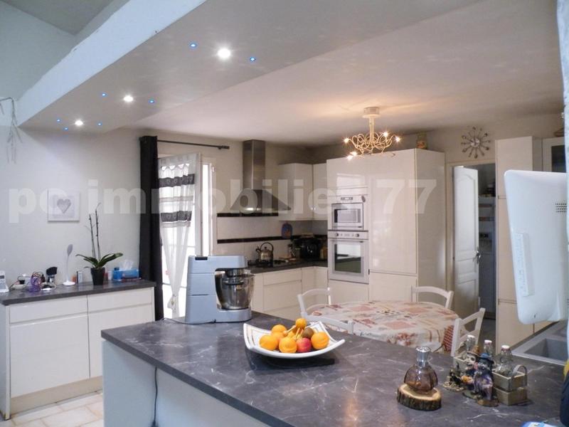 Villa - 300 m² - 11 pièces