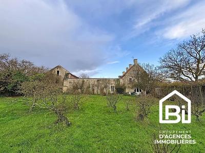 Corps de ferme - 300 m² - 9 pièces