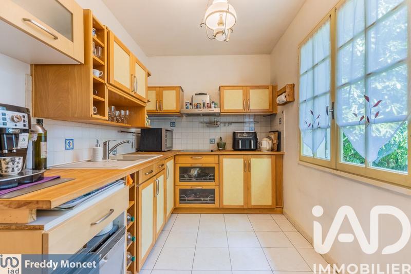 Maison - 210 m² - 9 pièces