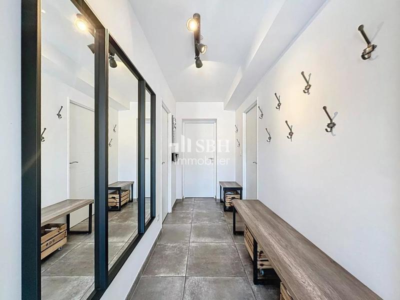 Villa - 211 m² - 10 pièces