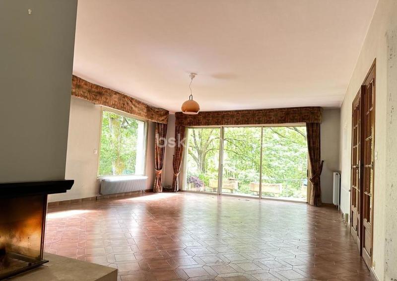 Demeure - 375 m² - 9 pièces