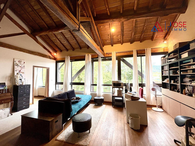 Maison - 228 m² - 7 pièces