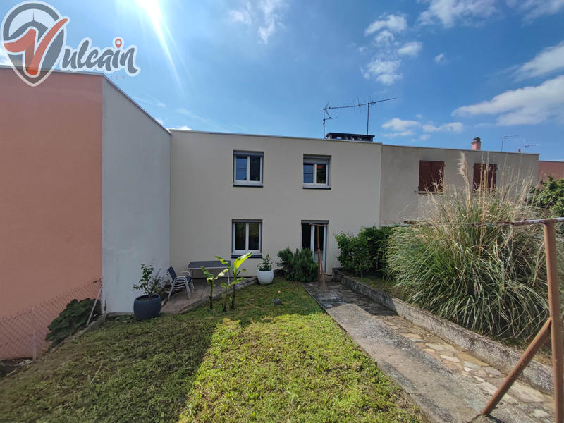 Maison - 90 m² - 4 pièces