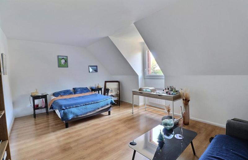 Maison - 205 m² - 8 pièces