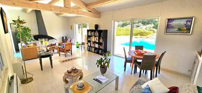 Maison - 242 m² - 7 pièces