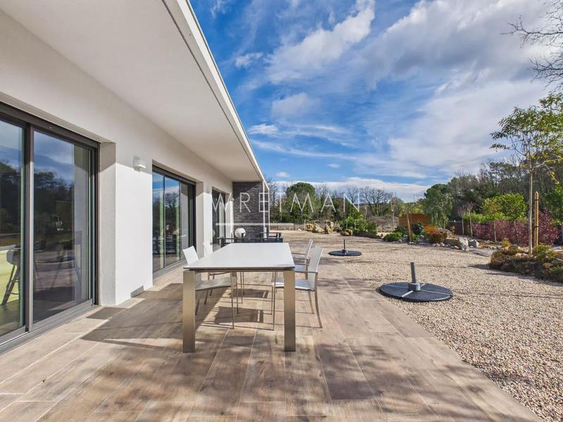 Villa - 203 m² - 5 pièces