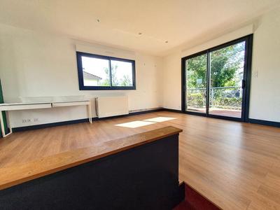 Maison - 121 m² - 6 pièces