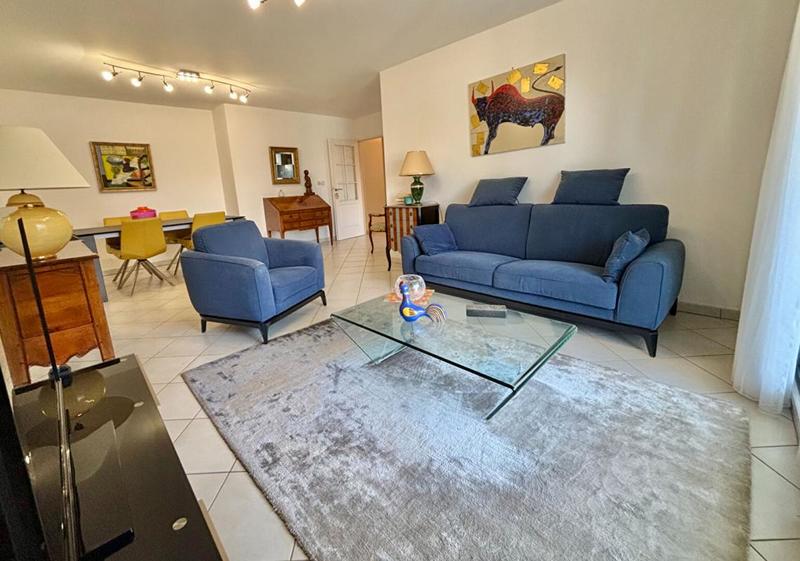 Appartement - 90 m² - 4 pièces