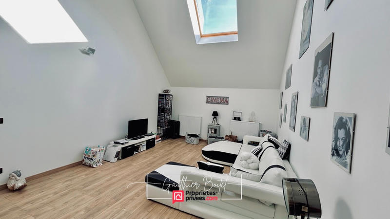 Maison - 350 m² - 9 pièces