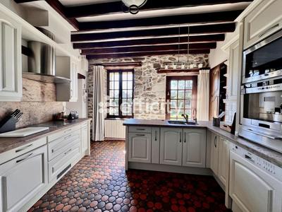 Longère - 209 m² - 8 pièces