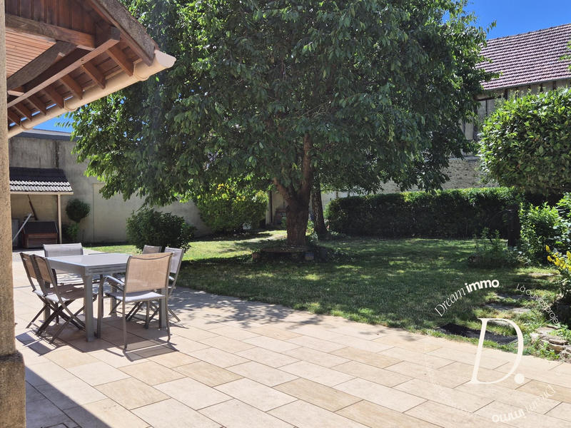 Maison - 221 m² - 9 pièces