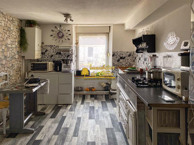 Maison - 150 m² - 12 pièces