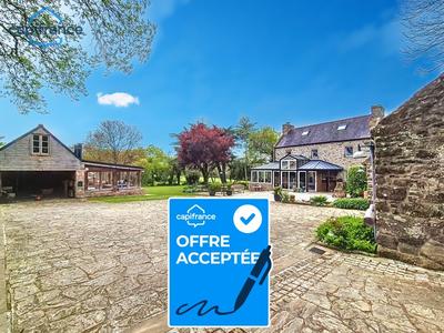 Maison en pierre - 178 m² - 9 pièces