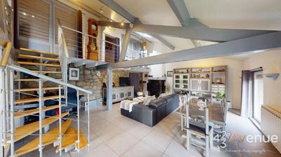 Maison - 201 m² - 5 pièces