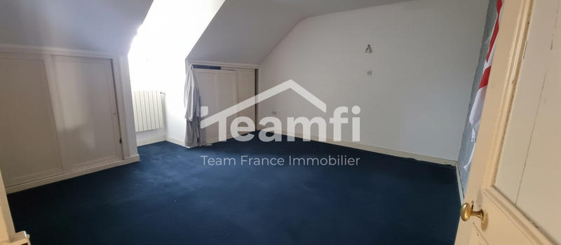 Maison - 245 m² - 7 pièces