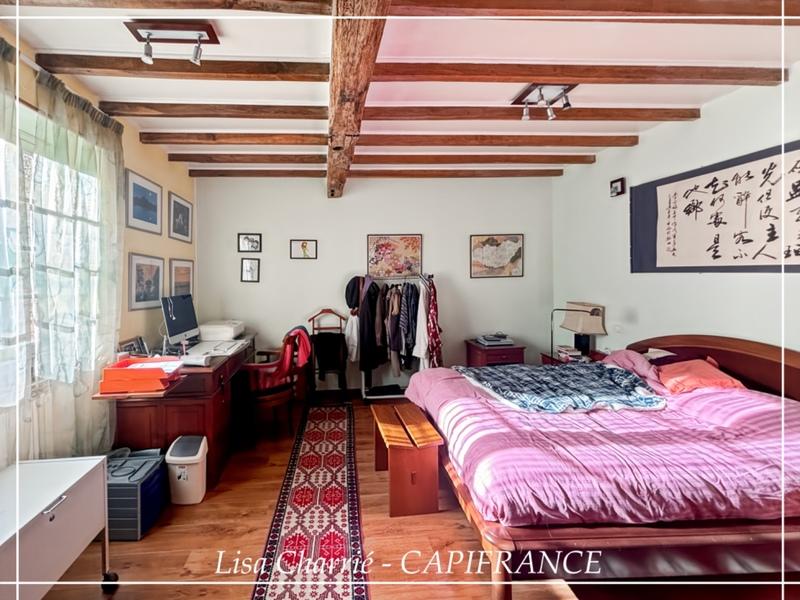 Maison en pierre - 236 m² - 8 pièces