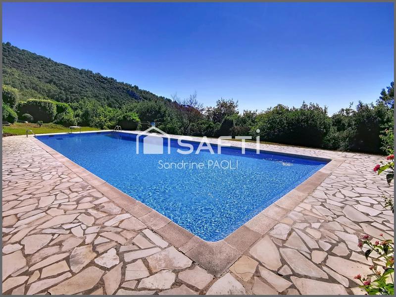 Maison - 122 m² - 4 pièces