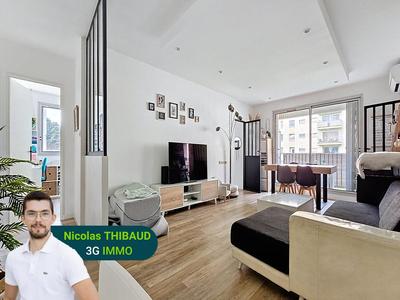 Appartement - 90 m² - 5 pièces