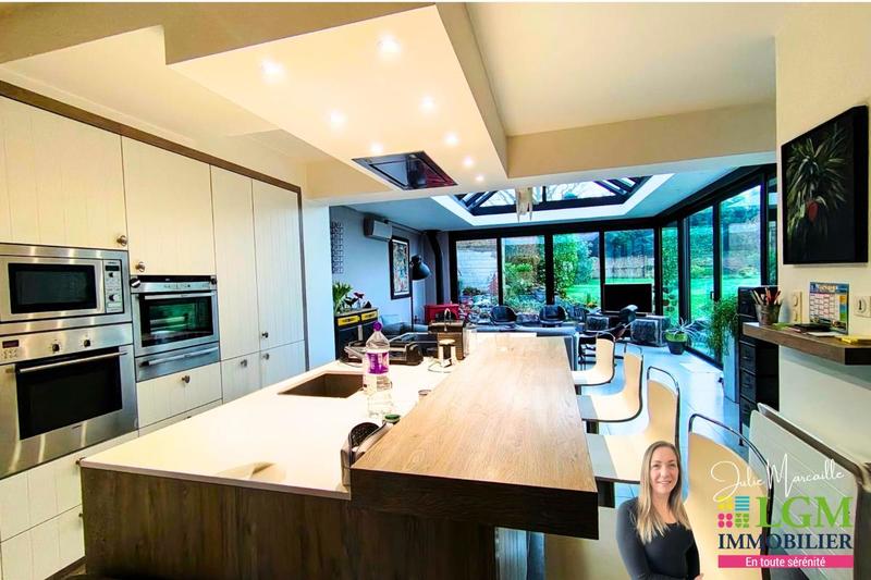 Propriété - 236 m² - 7 pièces