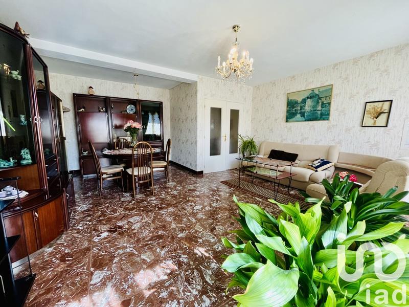 Maison - 330 m² - 13 pièces