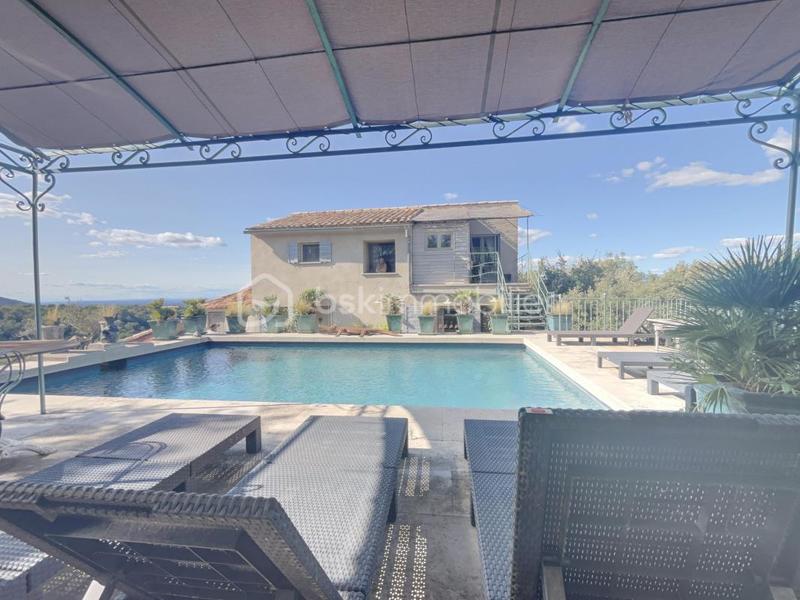 Propriété - 176 m² - 8 pièces