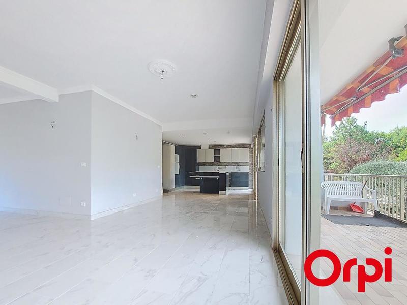 Propriété - 320 m² - 9 pièces