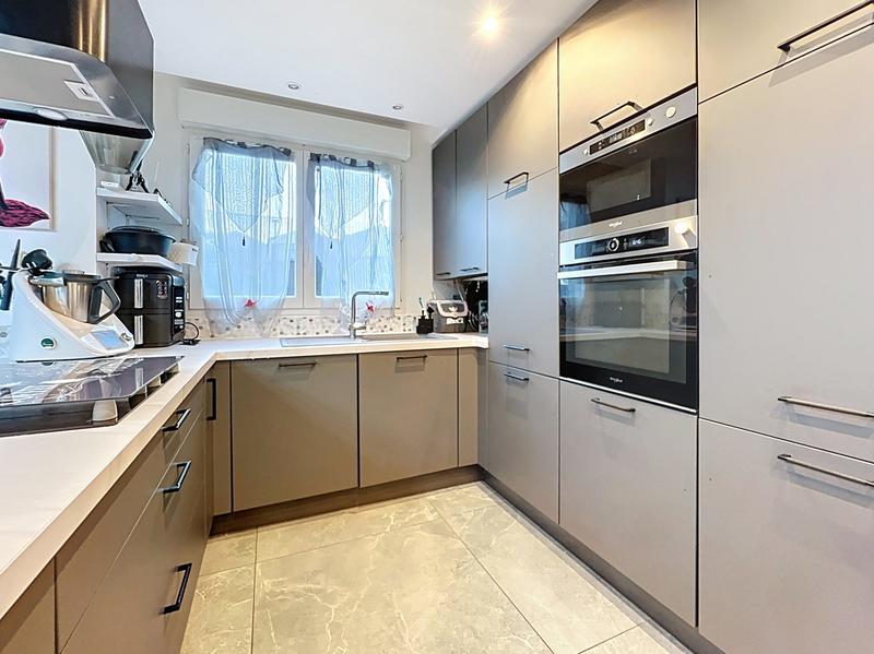 Appartement - 125 m² - 5 pièces