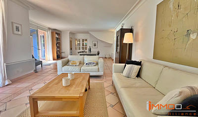 Villa - 174 m² - 6 pièces