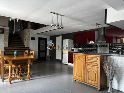 Maison ancienne - 166 m² - 6 pièces