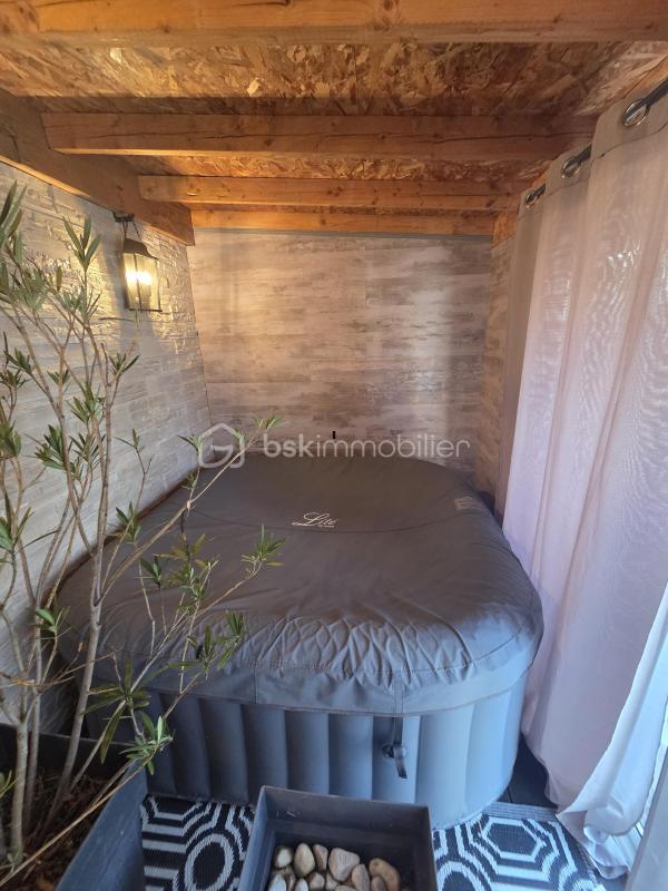 Maison traditionnelle - 210 m² - 6 pièces