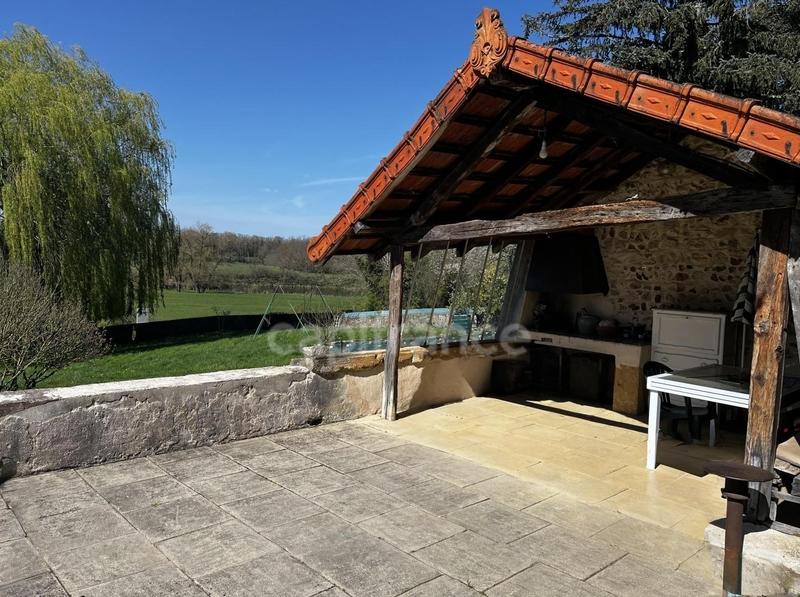 Maison - 217 m² - 9 pièces