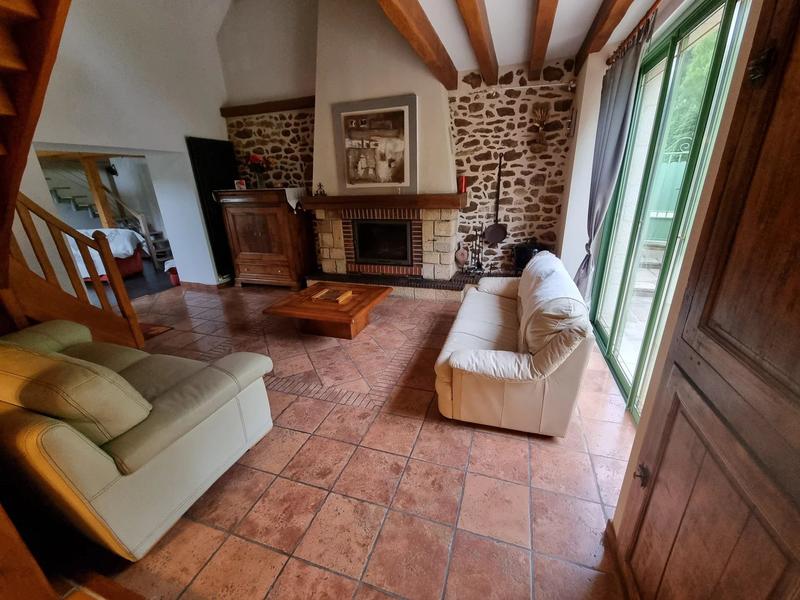 Maison - 260 m² - 9 pièces