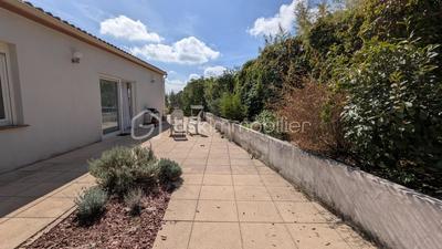 Maison - 227 m² - 8 pièces