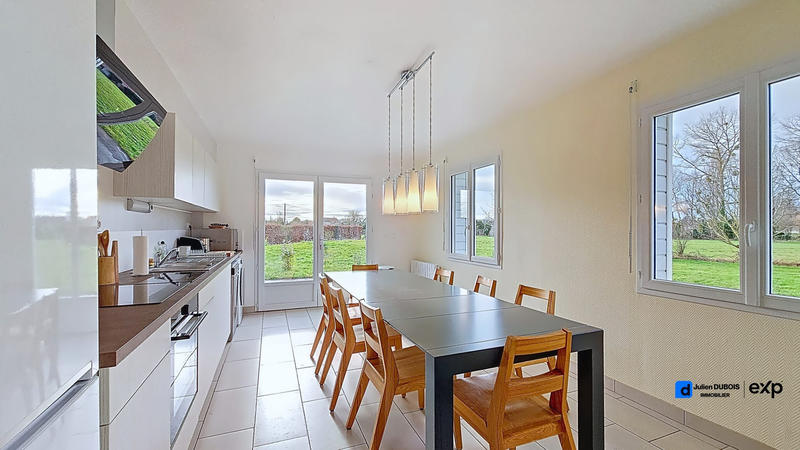 Maison - 260 m² - 12 pièces