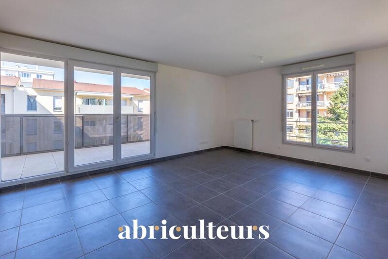 Appartement ancien - 85 m² - 4 pièces