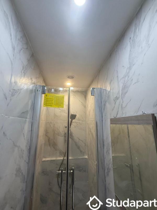 Chambre - 9 m² - 1 pièce