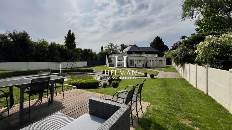 Maison - 344 m² - 12 pièces