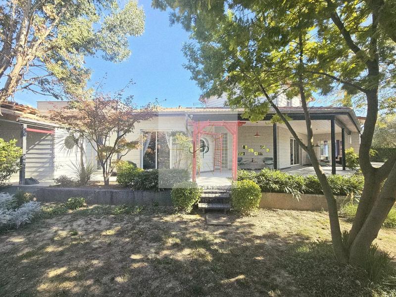 Maison - 176 m² - 7 pièces