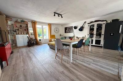 Maison - 93 m² - 5 pièces