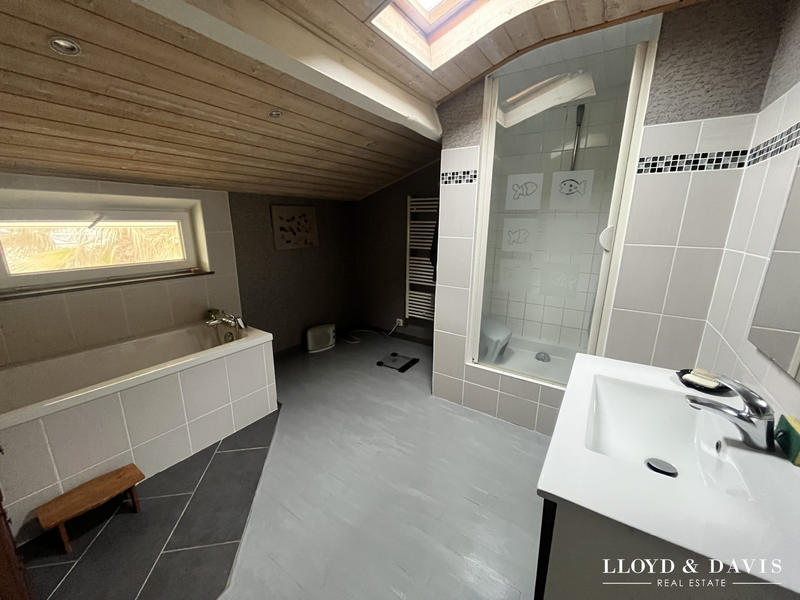 Maison - 180 m² - 7 pièces