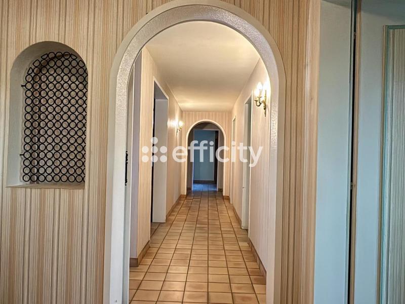 Maison - 183 m² - 5 pièces