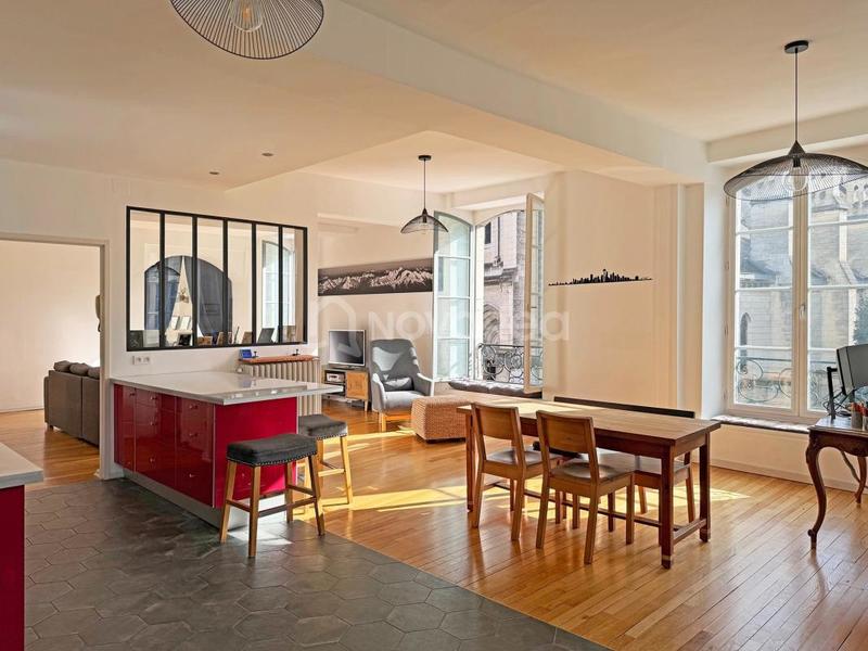 Appartement - 164 m² - 5 pièces