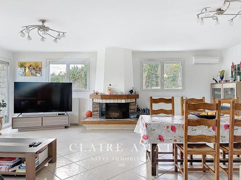 Maison - 230 m² - 7 pièces