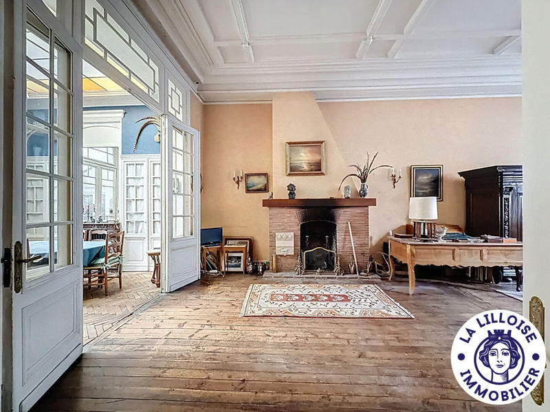 Maison - 260 m² - 8 pièces