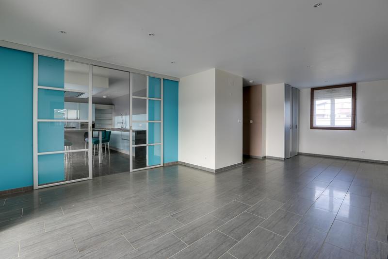 Maison - 210 m² - 7 pièces