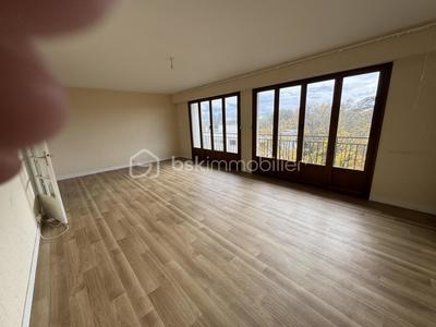 Appartement - 94 m² - 4 pièces