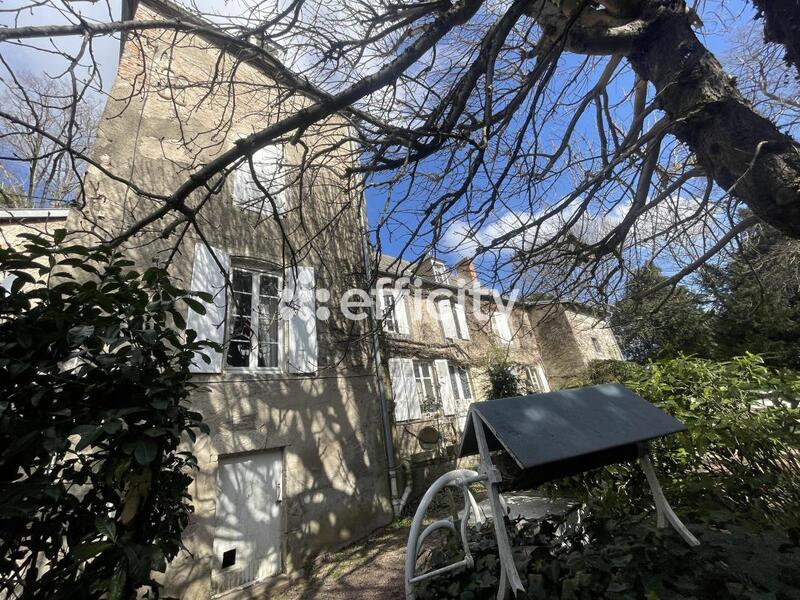 Maison bourgeoise - 350 m² - 12 pièces